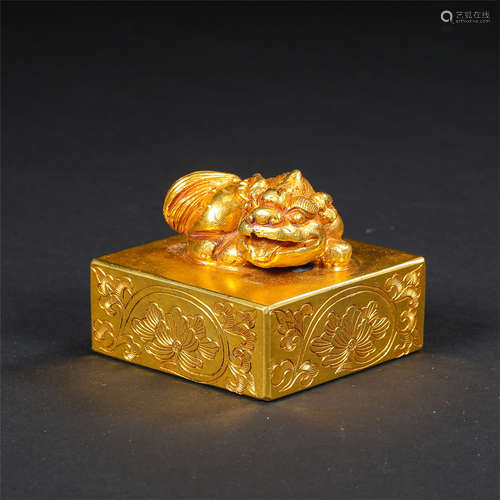 CHINESE GILT BRONZE BEAST SEAL