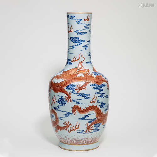 CHINESE PORCELAIN BLUE AND WHITE RED DRAGON VASE