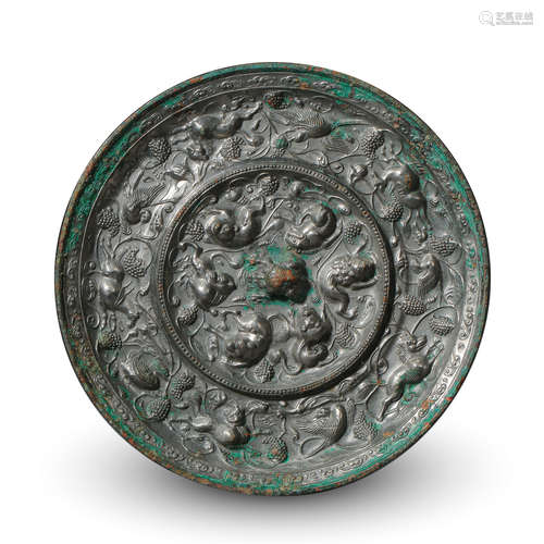 CHINESE BRONZE BEAST AND GRAPE ROUND MIRROR TANG DYNASTY