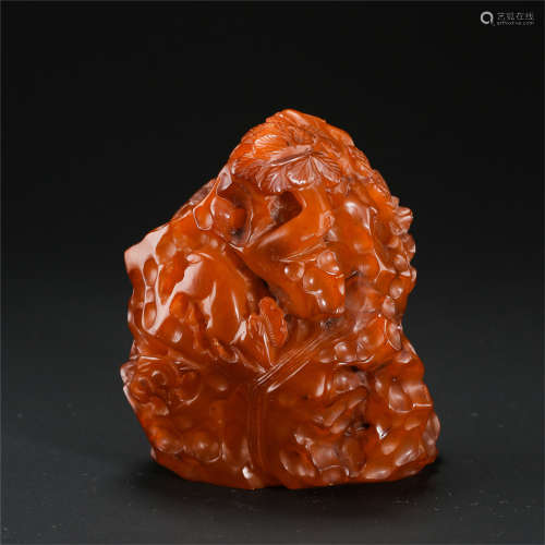CHINESE AMBER PENDANT LIAO DYNASTY