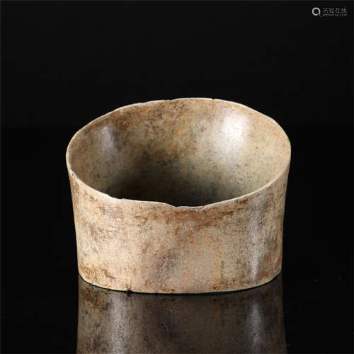 CHINESE ANCIENT JADE HORSESHOE SHAPED CONG