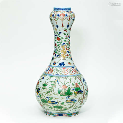 CHINESE PORCELAIN WUCAI BIRD AND FLOWER VASE