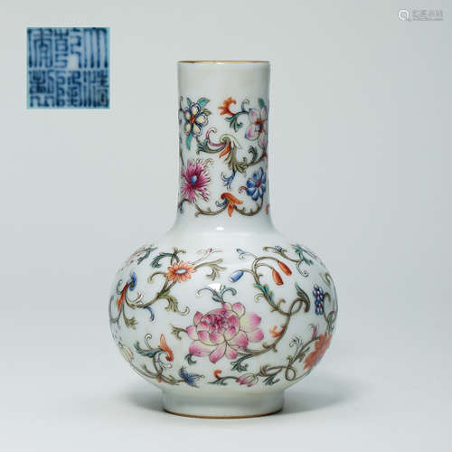 CHINESE PORCELAIN FAMILLE ROSE FLOWER VASE