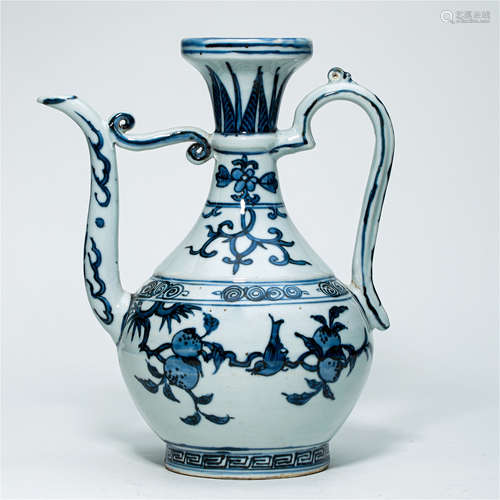 CHINESE PORCELAIN BLUE AND WHITE PEACH KETTLE