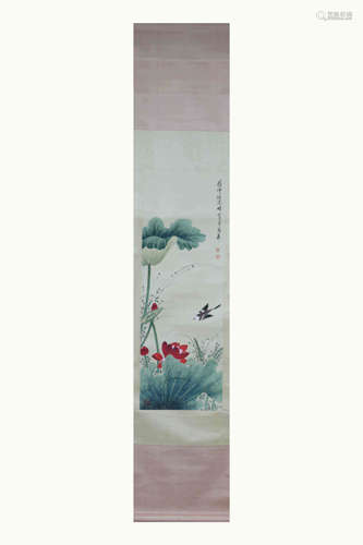 CHINESE SCROLL PAINTING OF BIRD AND LOTUS