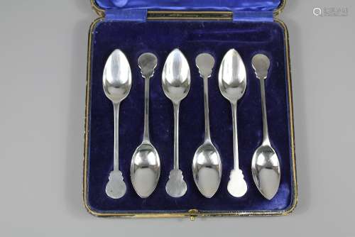 A Set of Silver Teaspoons, Sheffield hallmak, dated 1951, mm W