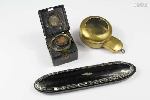 A Gentleman's Lot, comprising Spiers & Son Oxford travelling inkwell, a vintage brass compass case together with a black lacquer and mother of pearl glass cases
