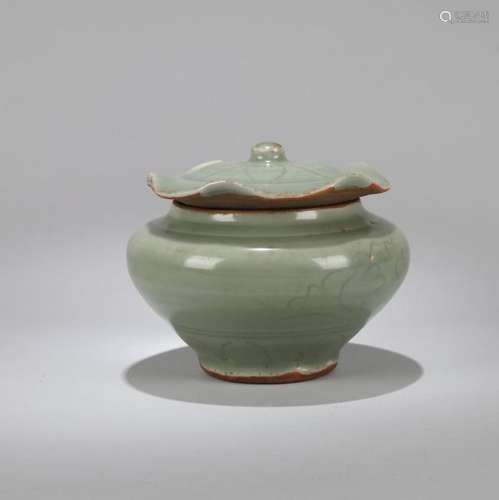 A CHINESE LONGQUAN CELADON JAR AND COVER, MING OR LATER