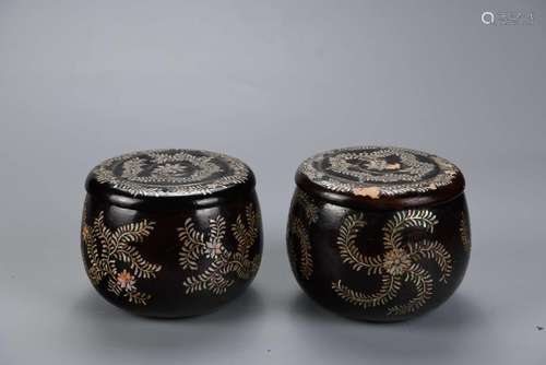 A PAIR CHINESE MOTHER-OF-PEARL INLAID LACQUERED WOOD