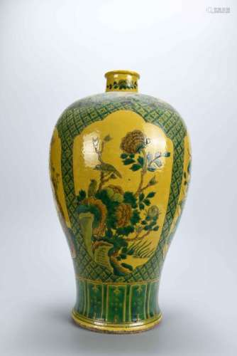 A CHINESE FAMILLE VERT MEIPING VASE, QING OR LATER