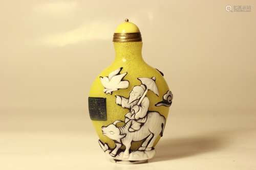 Chinese Glass Snuff Bottle