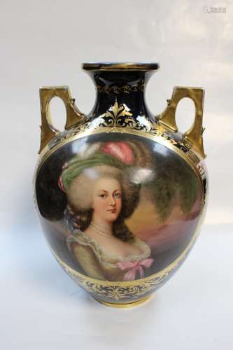 A Porcelain Vase w Elegant Lady