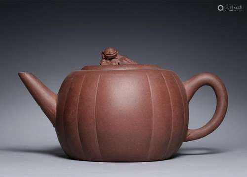 A YIXING TEAPOT AND COVER.ANTIQUE