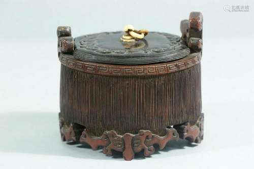 A CARVED BAMBOO BOX AND COVER.QING PERIOD