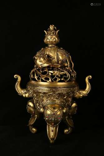 A GILT-BRONZE ELEPHANT BURNER AND COVER.QING PERIOD