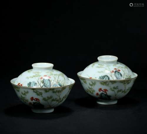A PAIR OF FAMILLE-ROSE BOWLS.QING PERIOD