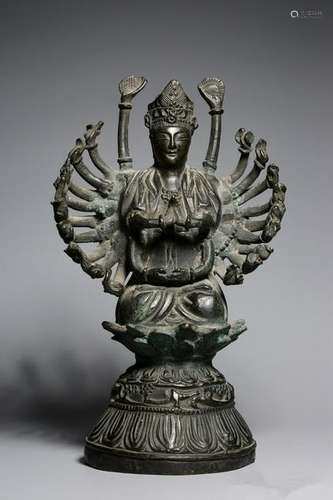 A BRONZE FIGURE OF GUANYIN.ANTIQUE