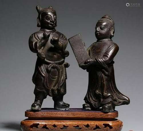 A CARVED BRONZE FIGURES.MING PERIOD