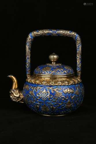 A GILT-SILVER TEAPOT AND COVER.QING PERIOD