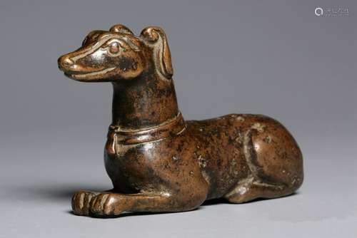 A BRONZE DOG PAPER WEIGHT.QING PERIOD