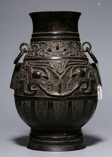 A CARVED BRONZE VASE.HU.QING PERIOD