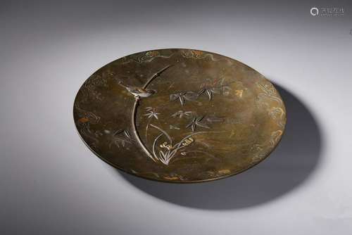 A JAPANESE CARVED GOLD-INLAID BRONZE DISH.ANTIQUE