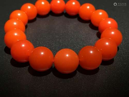 A RED AGATE BRACELET.