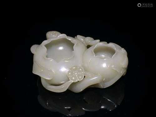 A CARVED WHITE JADE 'LOTUS' WASHER.ANTIQUE