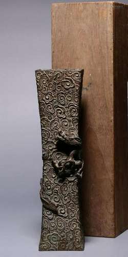 A BRONZE DRAGON VASE.GU.QING PERIOD