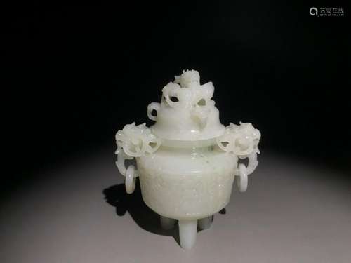 A CARVED WHITE JADE 'DRAGON' CENSER AND COVER.ANTIQUE