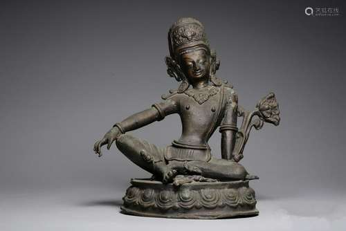 A BRONZE FIGURE OF TARA.ANTIQUE