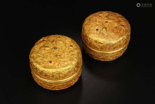 PAIR OF PURE GOLD CARVED  FOLIAGE LIDDED BOXES