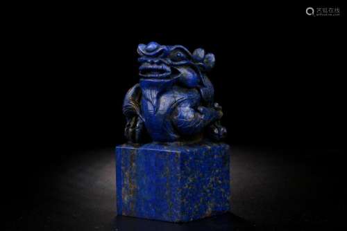 LAPIS LAZULI CARVED COUCHING KYLIN SEAL