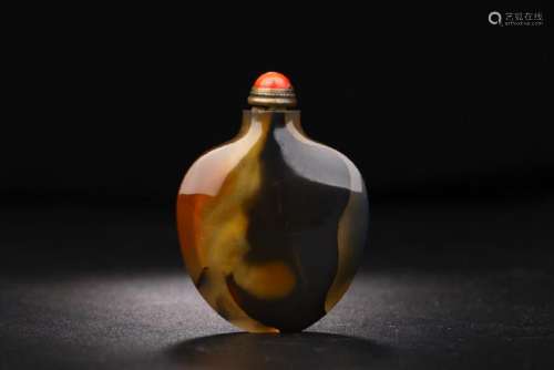 BROWNISH RED AGATE CARVING OF SNUFF BOTTLE