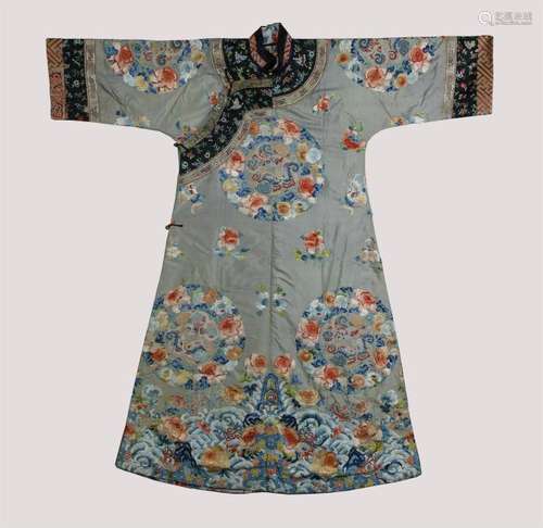 Middle of Qing Dynasiy,  embroidered  lady robe