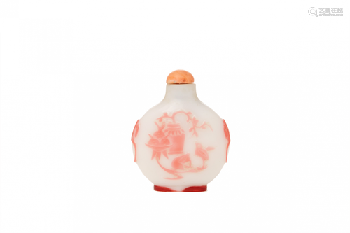 A PINK OVERLAY GLASS SNUFF BOTTLE