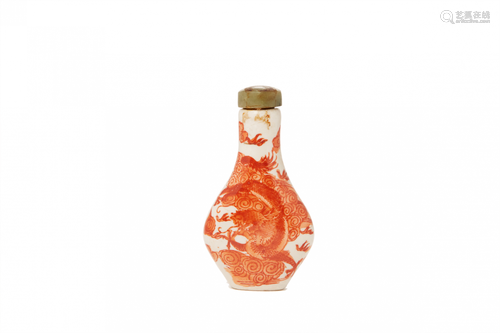 A 'DRAGONS' PORCELAIN SNUFF BOTTLE