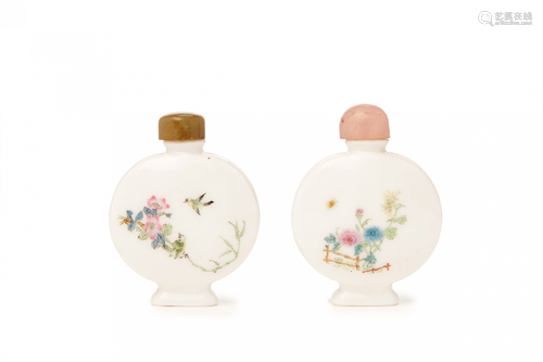 A PAIR OF OVOID PORCELAIN SNUFF BOTTLES