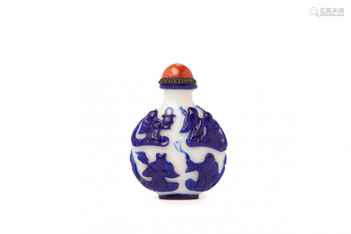 A BLUE OVERLAY GLASS 'EIGHT IMMORTALS' SNUFF BOTTLE