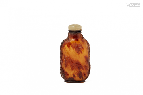 A RESIN SNUFF BOTTLE