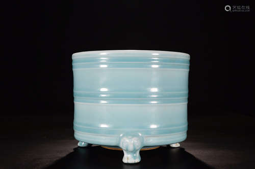 QIANLONG MARK CELADON TRIPOD CENSER