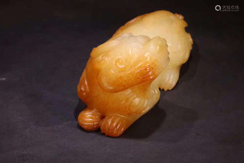 HETIAN JADE AUSPICIOUS BEAST CARVING