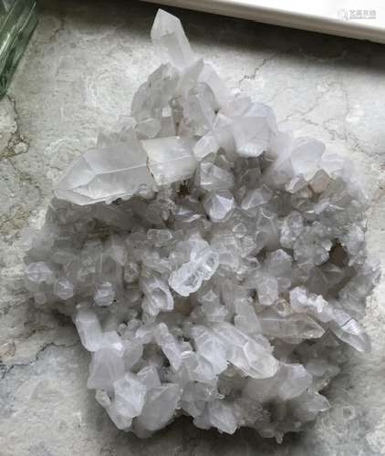 Quality Natural Formation of Quartz Crystal