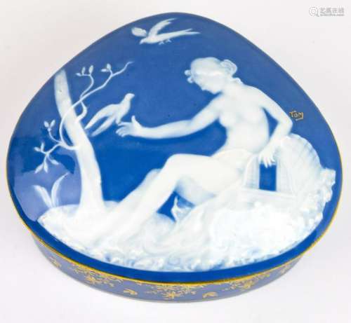 Porcelain de Paris Pate Sur Pate Jewelry Box