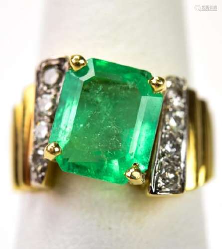 Estate 14kt Gold 3 Carat Emerald & Diamond Ring