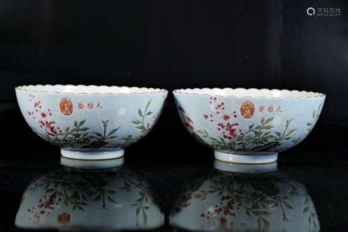 A pair of green-ground wucai 'flower' bowls