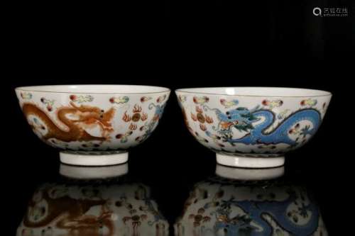 A pair of wucai 'dragon' bowls