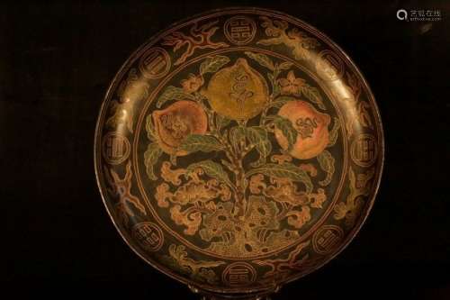 A carved black lacquer peach decorations dish