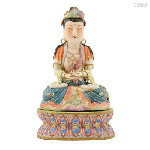 QIANLONG FAMILLE ROSE PORCELAIN SEATED GUANYIN