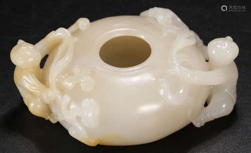 A HETIAN JADE CARVED CHILDERN PATTERN PEN WASHER